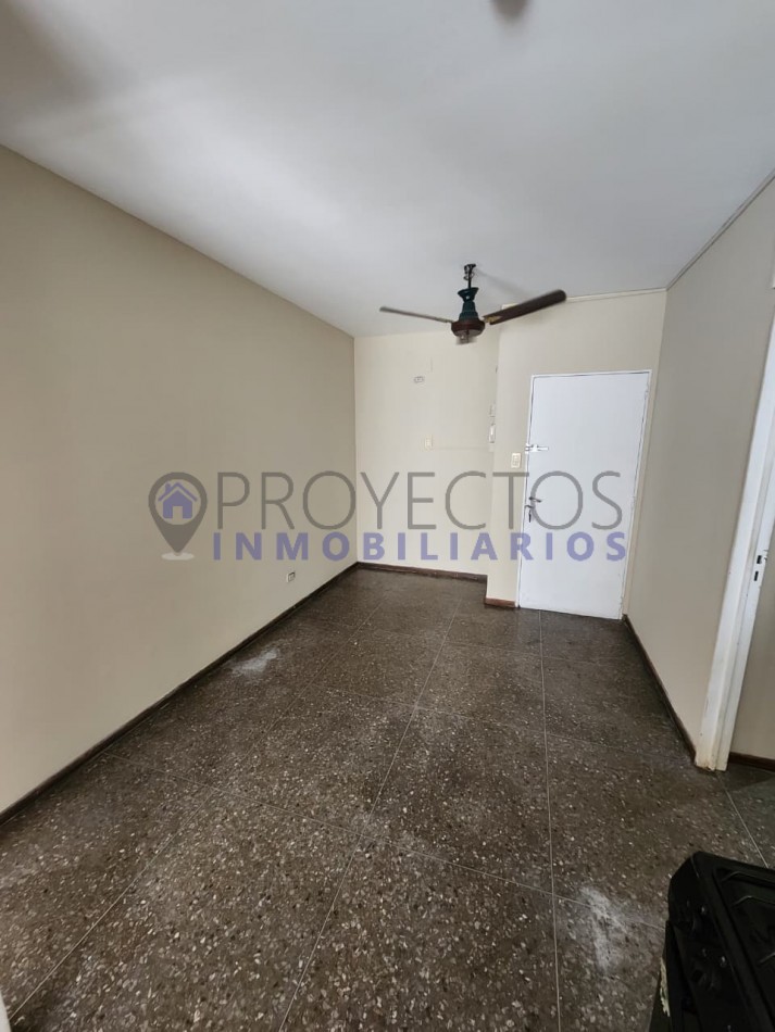 5 ambientes en alquiler al frente sobre Av. Rivadavia 13.900 - Ramos Mejia