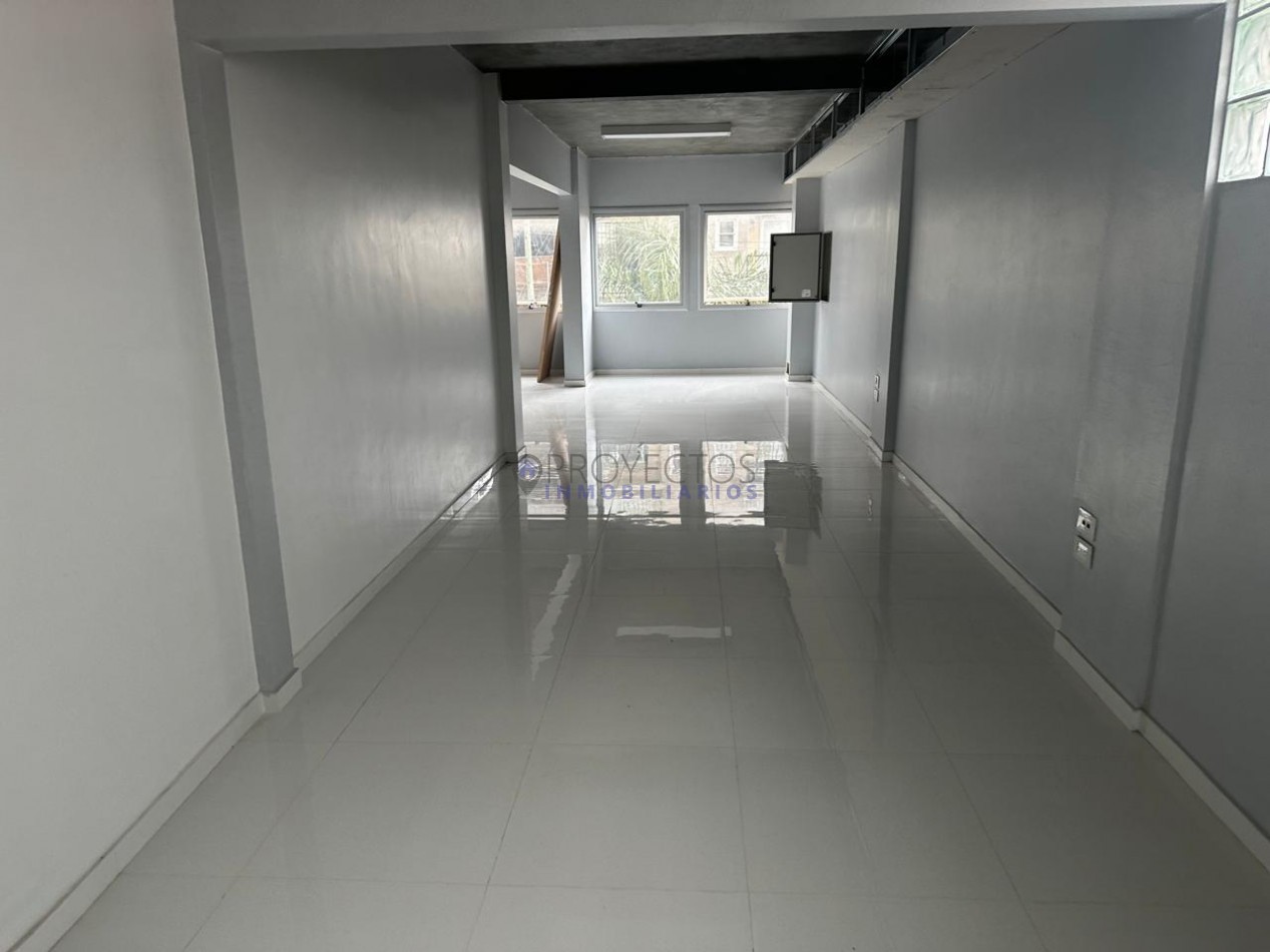 Edificio corporativo premium en pleno centro de Ramos Mejia, ideal para inversion institucional.