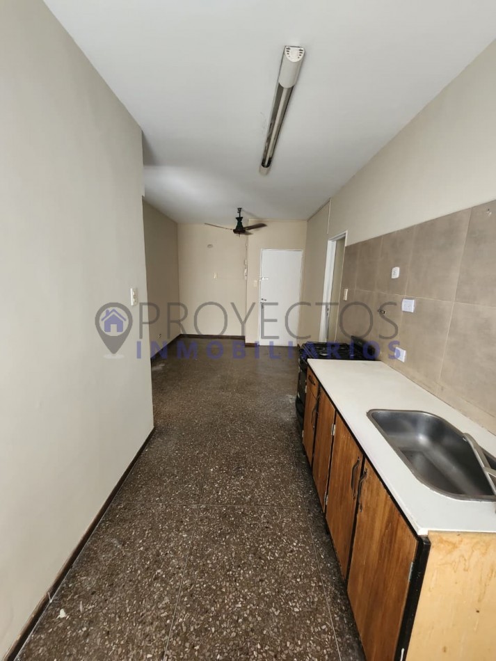 5 ambientes en alquiler al frente sobre Av. Rivadavia 13.900 - Ramos Mejia