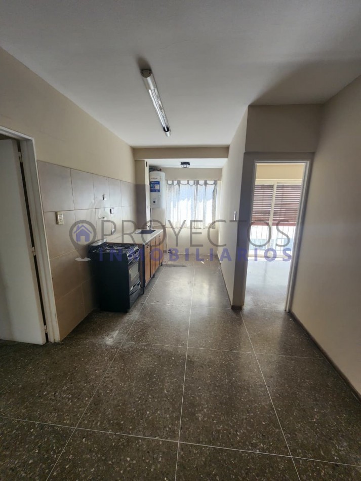 5 ambientes en alquiler al frente sobre Av. Rivadavia 13.900 - Ramos Mejia