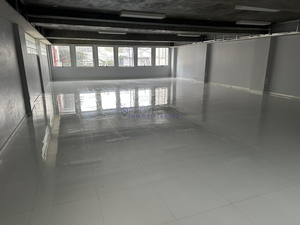 Edificio corporativo premium en pleno centro de Ramos Mejia, ideal para inversion institucional.