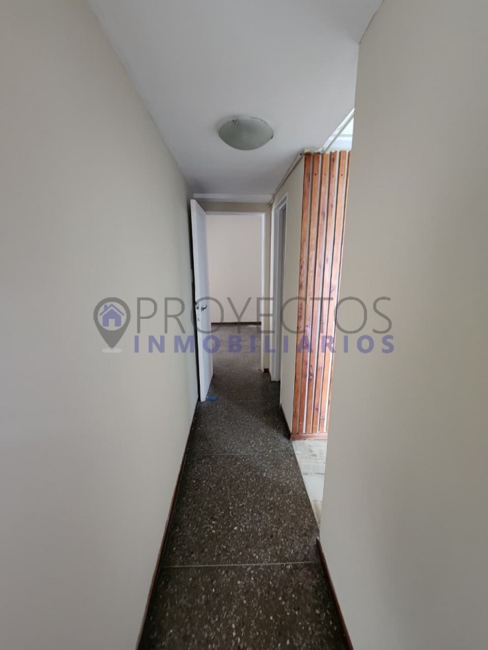 5 ambientes en alquiler al frente sobre Av. Rivadavia 13.900 - Ramos Mejia