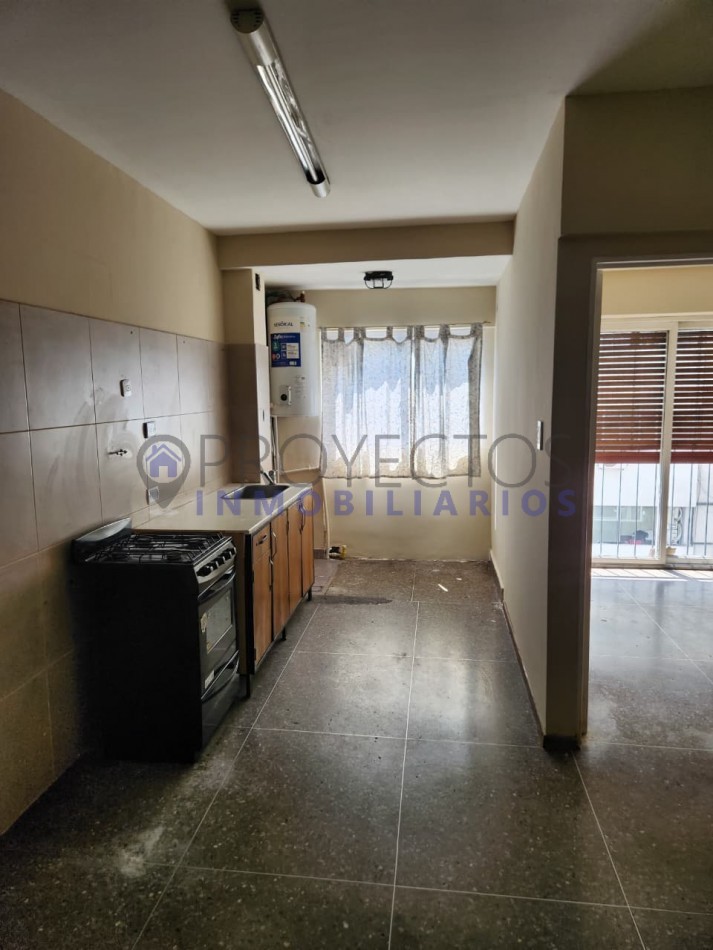 5 ambientes en alquiler al frente sobre Av. Rivadavia 13.900 - Ramos Mejia