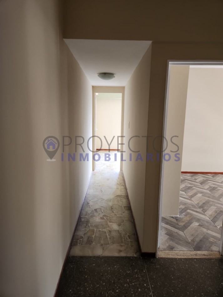 5 ambientes en alquiler al frente sobre Av. Rivadavia 13.900 - Ramos Mejia