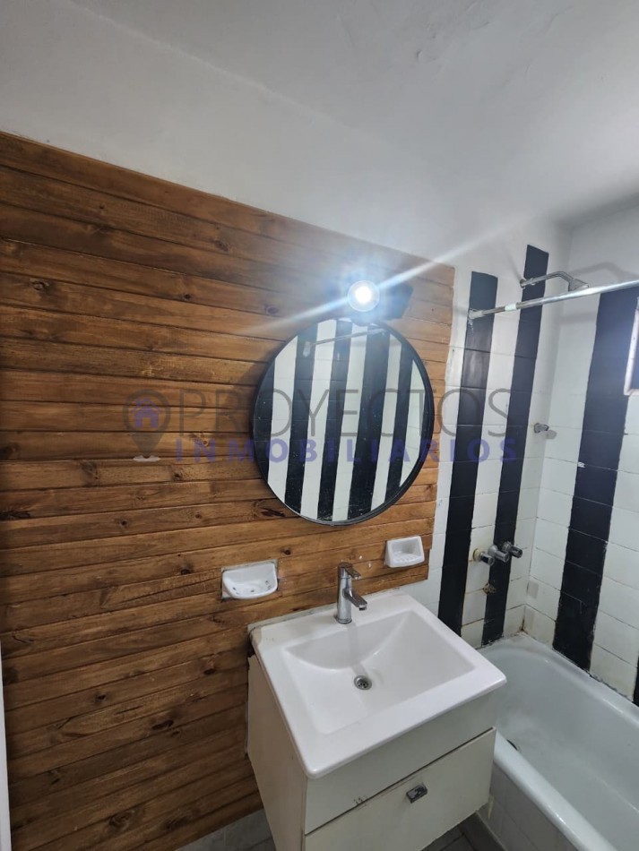 5 ambientes en alquiler al frente sobre Av. Rivadavia 13.900 - Ramos Mejia