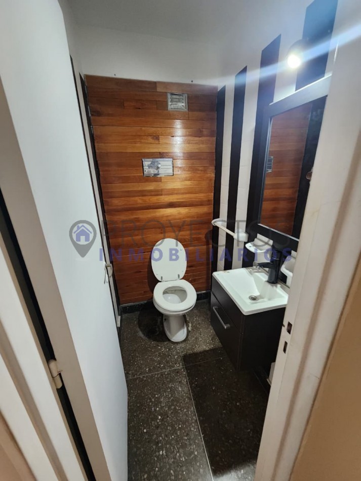 5 ambientes en alquiler al frente sobre Av. Rivadavia 13.900 - Ramos Mejia